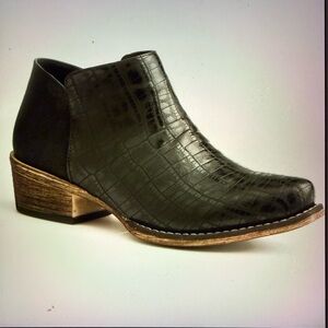 Roper Women’s Sofia Caiman Vegan leather ankle boots, side zipper, 9.5, black